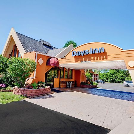 Days Inn By Wyndham Ann Arbor Exteriör bild