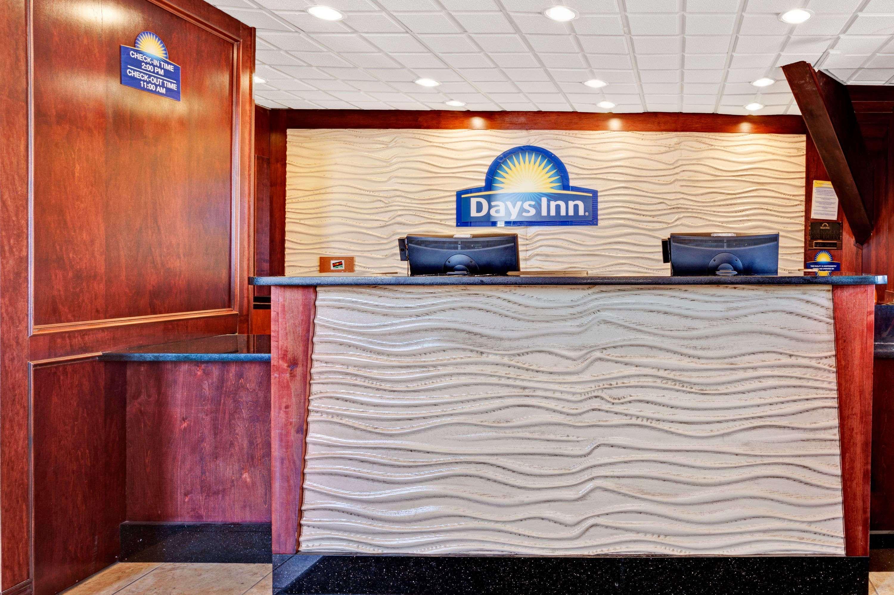 Days Inn By Wyndham Ann Arbor Exteriör bild