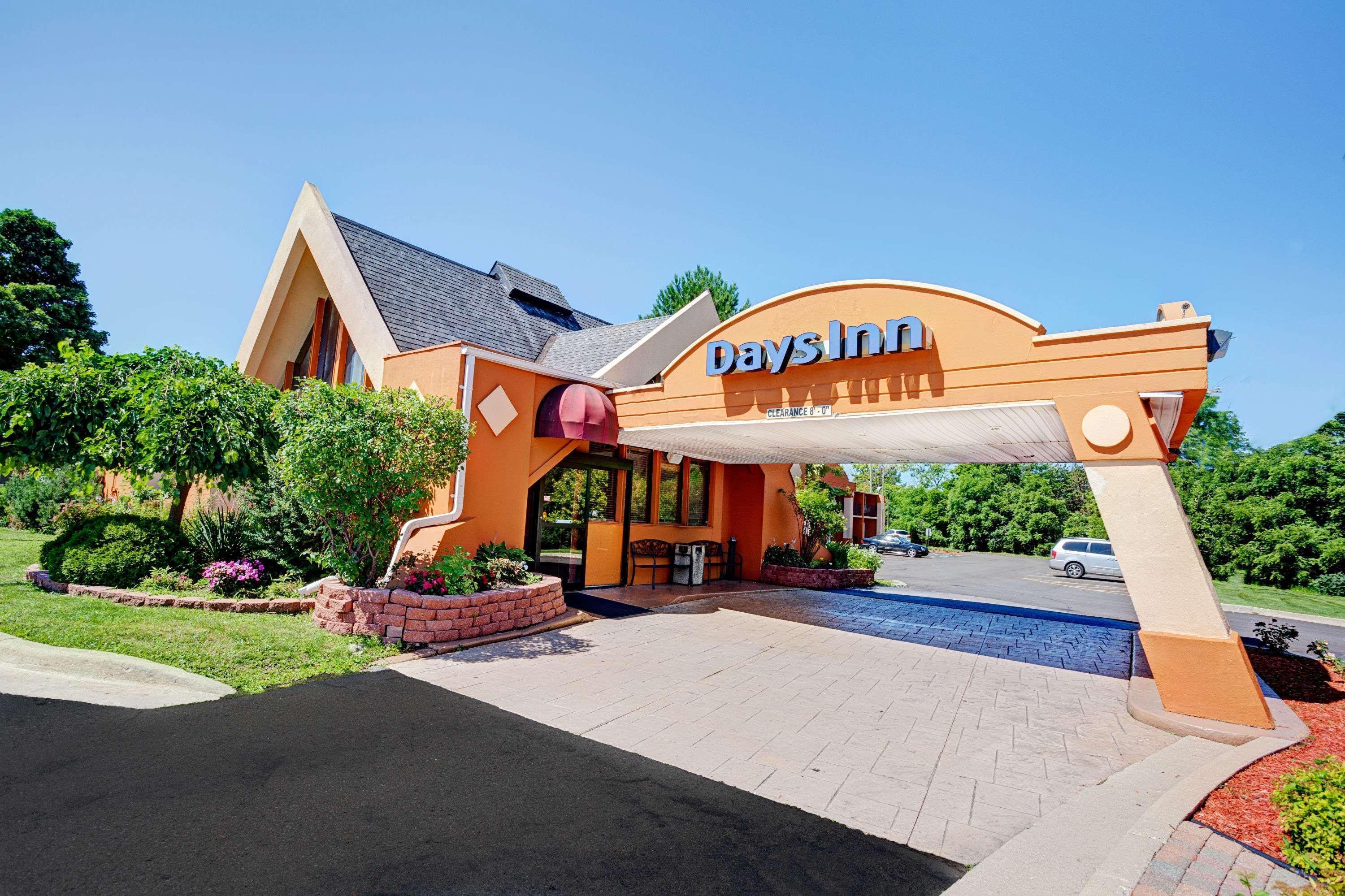 Days Inn By Wyndham Ann Arbor Exteriör bild